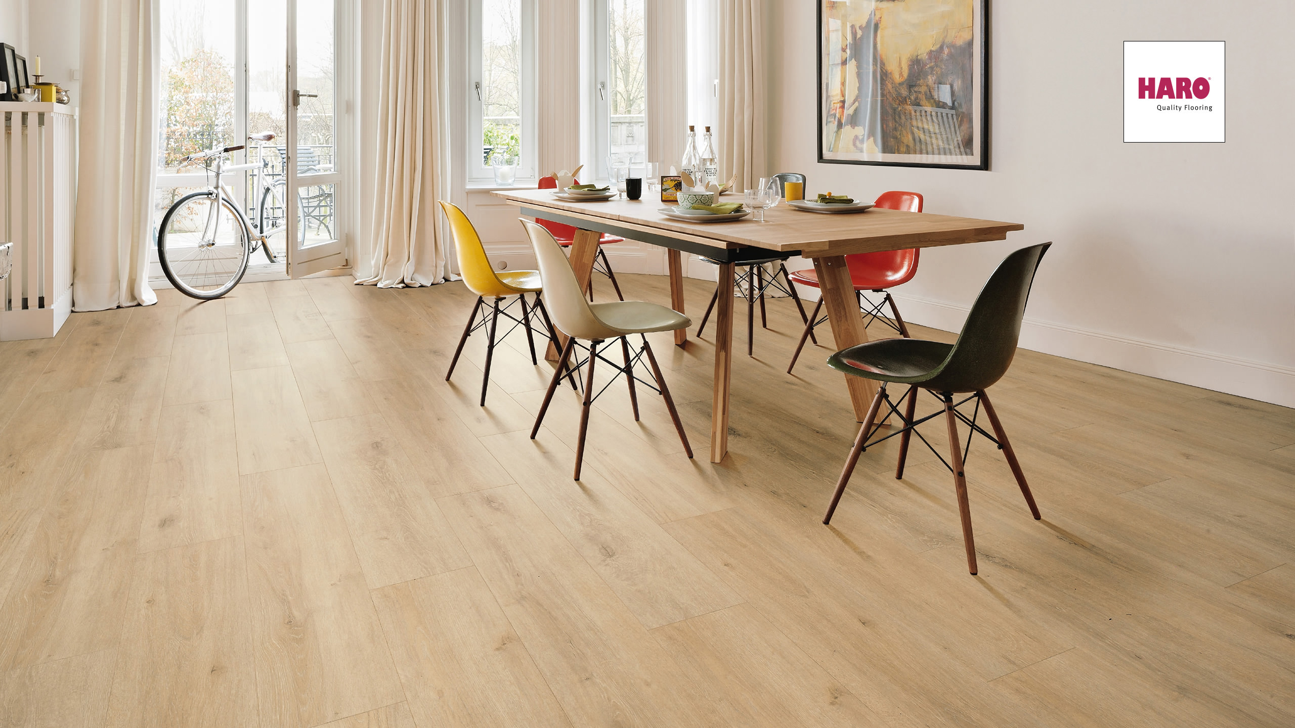 Ламинат Haro Tritty 100 Campus 4V Дуб Юбилейный Пуро 534455 фото в интерьере